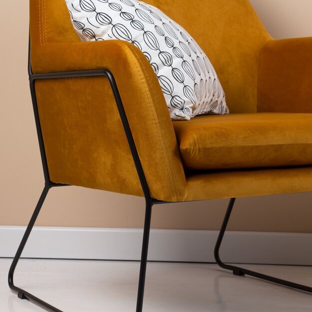 SOLO | armchair